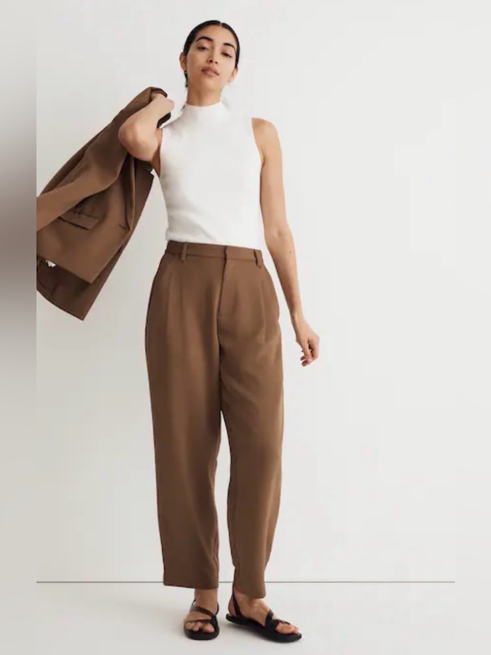 Pleated Tapered-Leg Pants in Easygoing Crepe color light roast